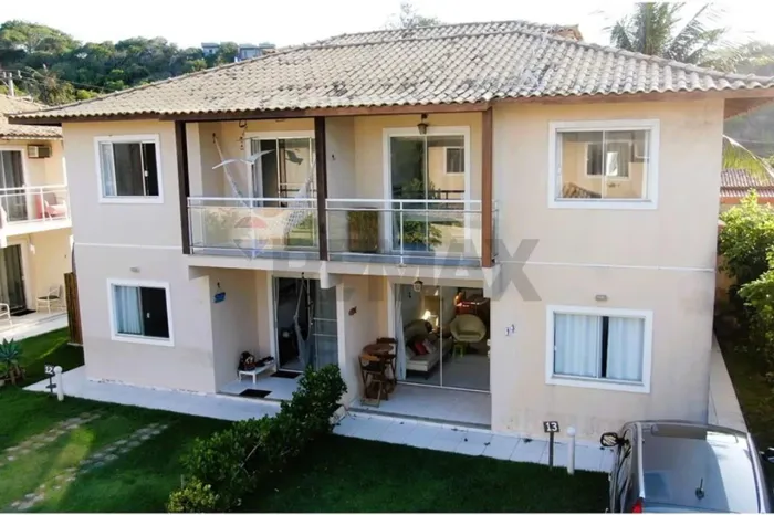 À venda casa em condomínio à beira-mar, com lazer completo, na Praia Rasa, Búzios