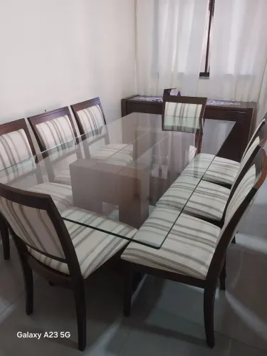 Mesa de com 8 cadeiras da moveis Casa Verde