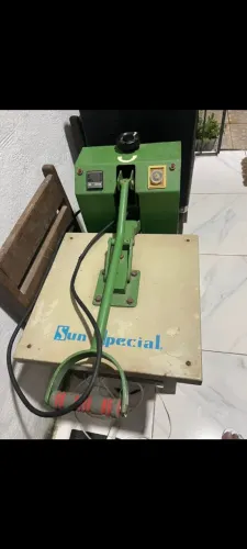 Máquina de estamparia usada