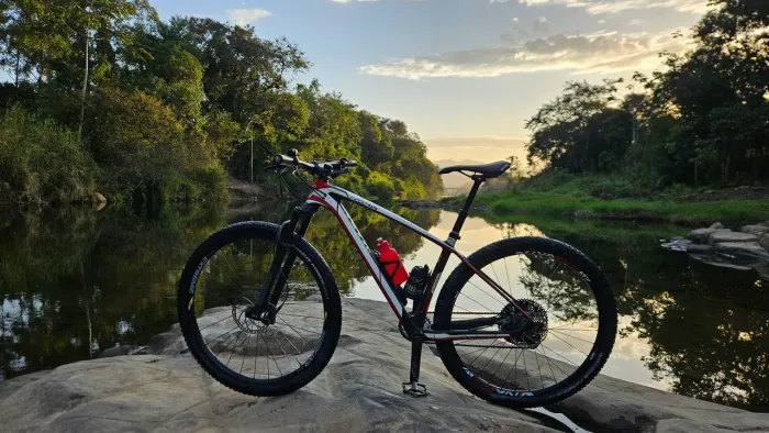 Bicicleta Kapa, Carbono Kit Sram