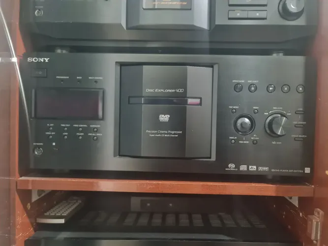 DVD Player Sony 400 discos DVP-CX777ES