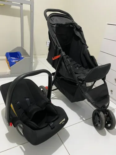 Carrinho de bebê Voyage + bebê conforto