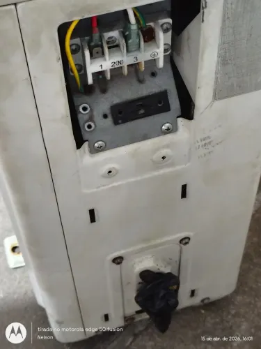 Ar condicionado inverter 12.000 BTUs revisado na garantia
