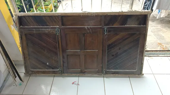 Janela de madeira 1,50x1,00 usada