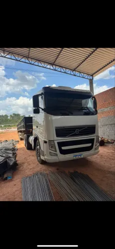 Caminhão volvo fh 440 ano 2010