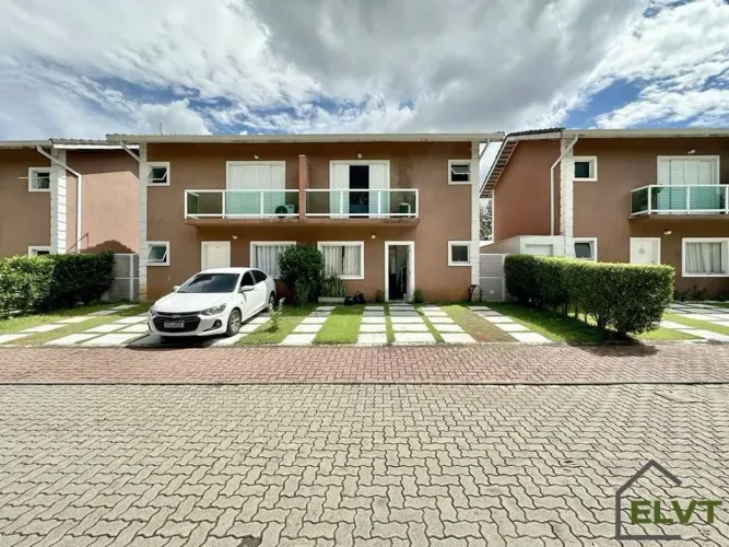 Casa em Condomínio em Cotia | 3 Quartos (1 Suíte), Quintal e Espaço Gourmet