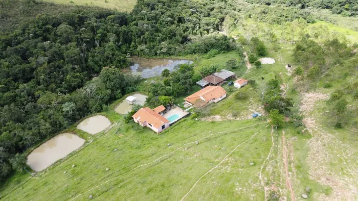 Sítio 9 hectares com ótima estrutura em Passa Tempo