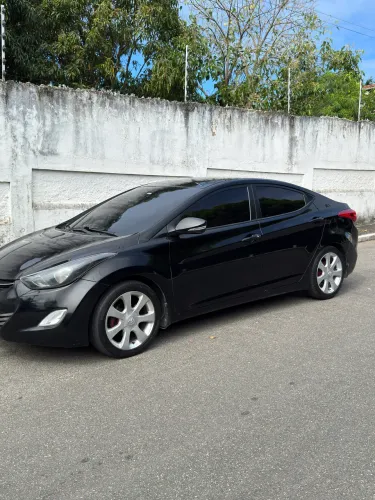 Hyundai Elantra GLS 1.8 16V Aut. 2013