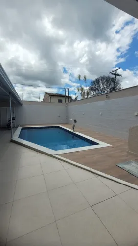 CASA/ NO BAIRRO URBIS/ EUNAPOLIS
