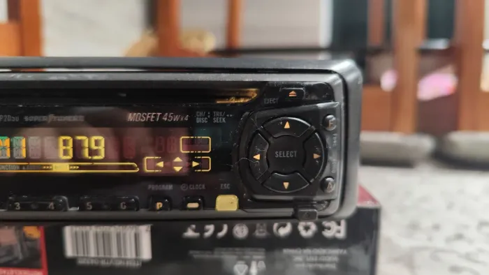 Radio Pionner DEH 2050
