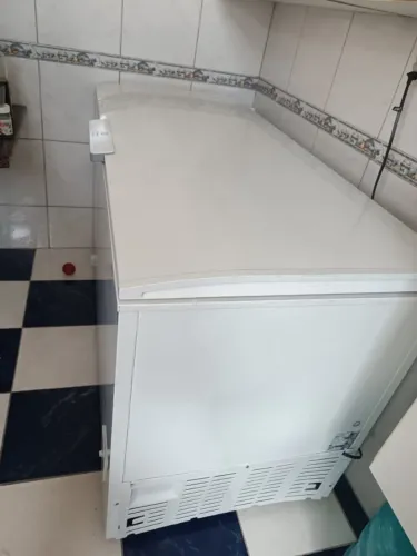 Freezer Electrolux 2026 com 513L é 220V, com menos de um ano de uso "novo"