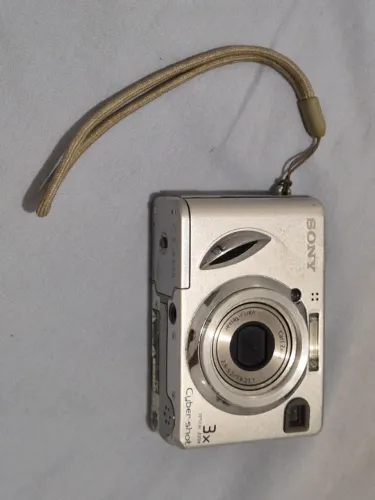 Câmera Digital Sony DSC W7