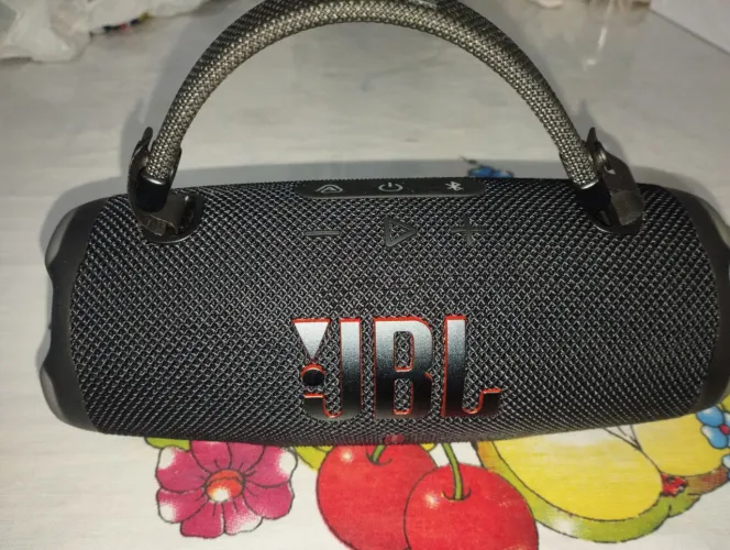 JBL charge 6 com 2 meses de uso