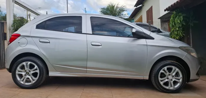 Chevrolet Onix Hatch LT 1.0 8V Flex Power Mec. 4P 2013