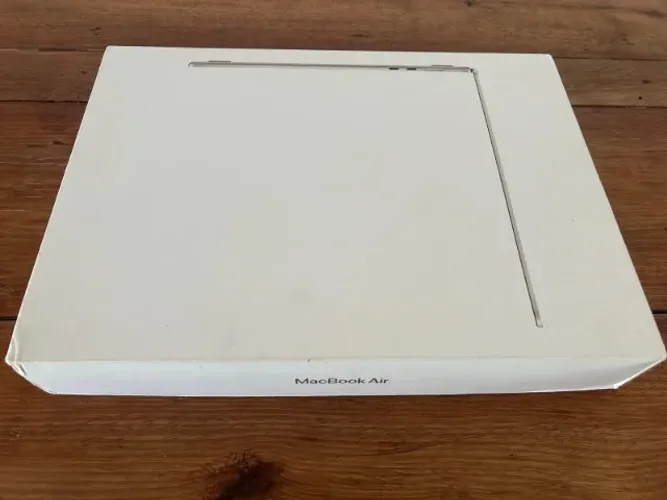 Caixa vazia do MacBook Air 15-inch