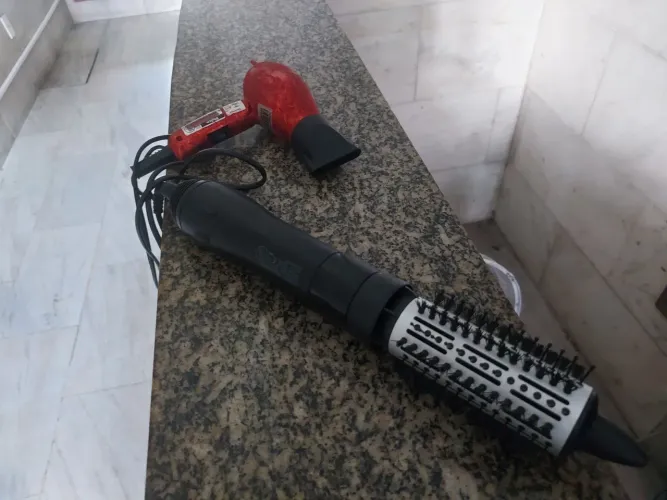 Escova alisar com secador