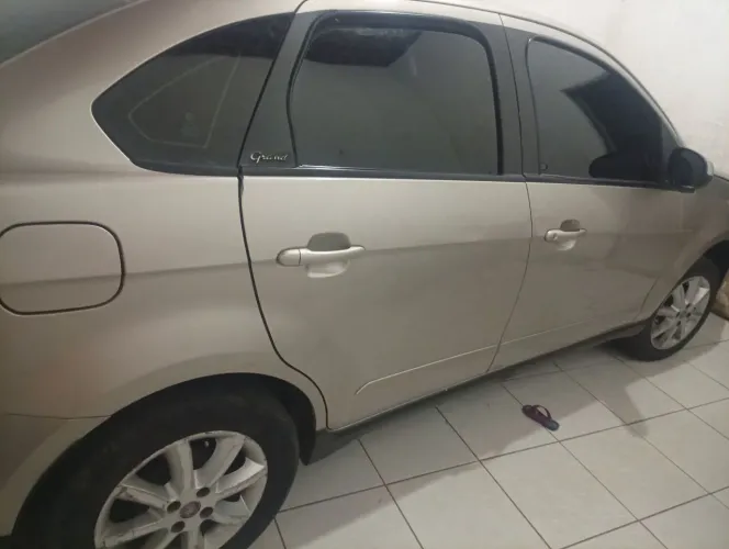 Fiat Grand Siena Attrac. 1.4 EVO F.flex 8V 2013