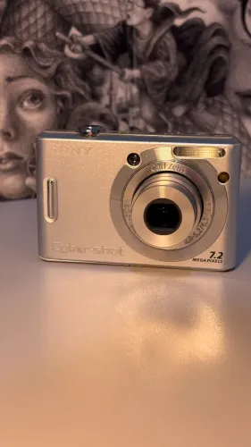 SONY CYBER-SHOT DSC-W35 7.2MP LENTE CARL ZEISS