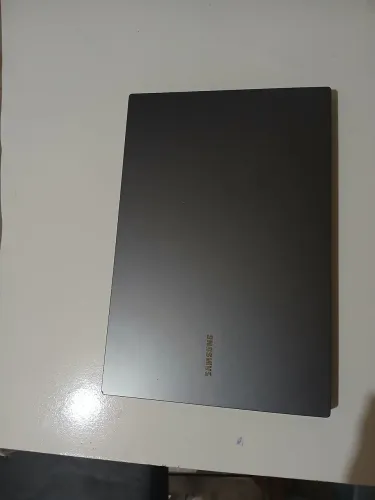 Vendo um notebook usado