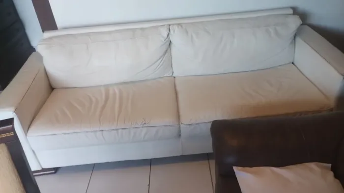 Sofá branco couro  original não sintético 3Lugare