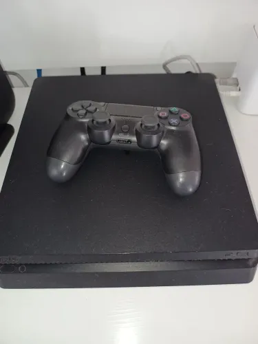 Vendo PS4 slim 500 gb