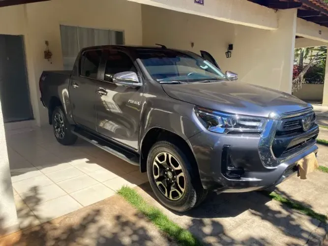 Toyota Hilux CD SRX 4X4 2.8 TDI 16V Diesel Aut. 2025