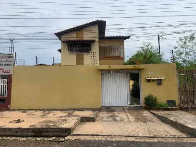 Duplex no Hugo Prado - Morada nova - Zona sul 