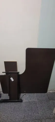 Mesa de escritório em L