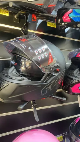 Capacete novo