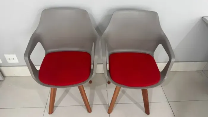 Cadeiras de Recepção Usadas - Excelente Estado