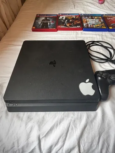 Ps4 em ótimo estado com jogos bons