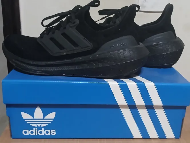 Tênis Adidas Ultraboost Feminino - Preto n° 37