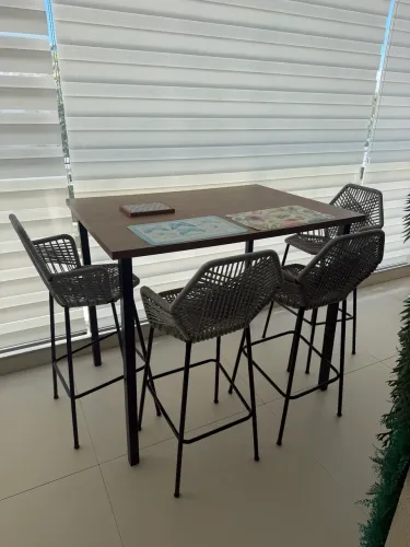 Mesa + banquetas de corda 
