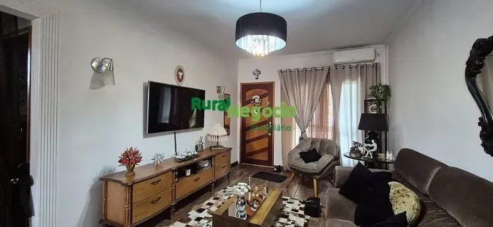 CASA EM CONDOMÍNIO FECHADO COM FINO ACABAMENTO EM LORENA-SP