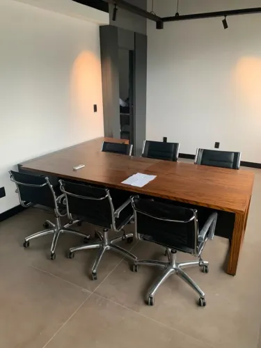 Conjunto Sala de Reunião - Mesa Executiva + Cadeiras - Excelente Estado