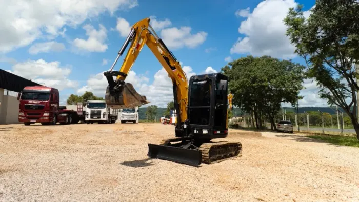 Mini Escavadeira SANY SY35U - IMPECÁVEL