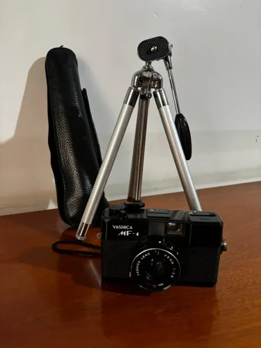 MÁQUINA FOTOGRÁFICA. YASHICA