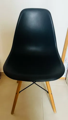 Cadeira pé de madeira