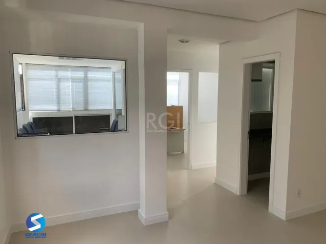 Sala comercial na Getúlio Vargas com 81,92m² privativos