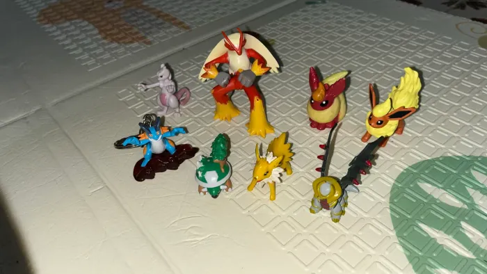 Lote de Miniaturas Pokemon