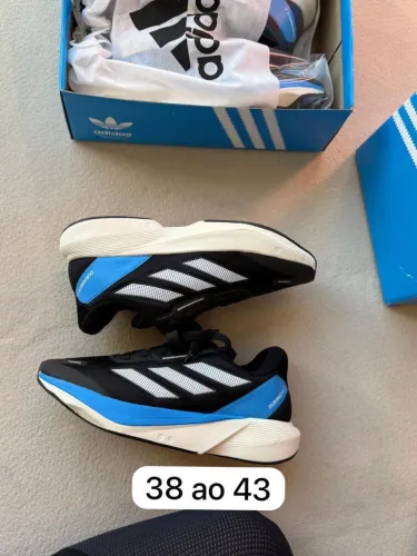 Tênis Adidas 