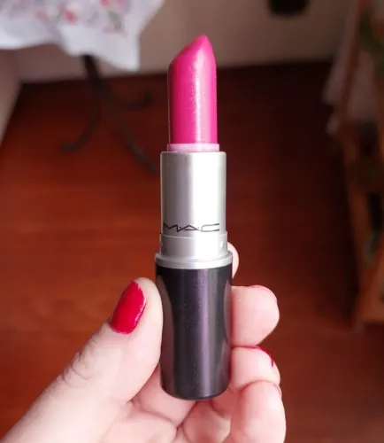 Batom MAC Girl About Town Amplified