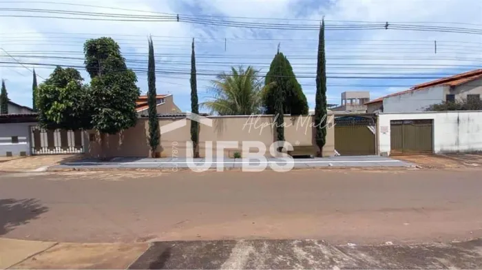 Casa de Eventos no Residencial Barravento, em excelente localização.
