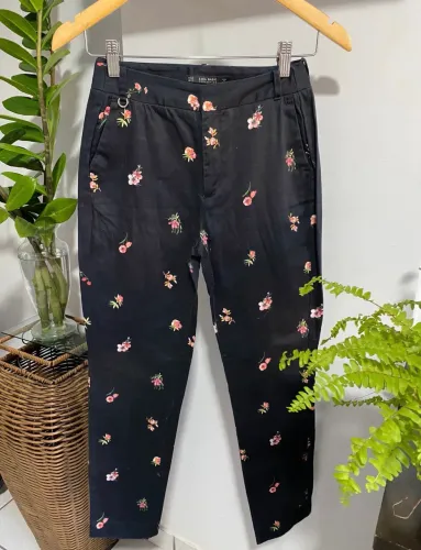 Calça tecido Zara P/ 36