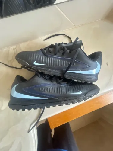 Chuteira Nike Phantom Society Preta - Usada