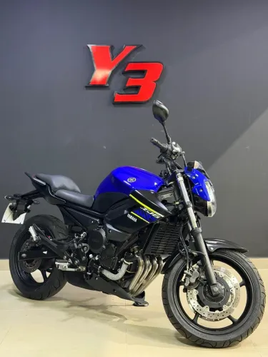 XJ6 N N AZUL 2018/2019