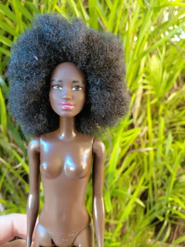 Boneca barbie negra