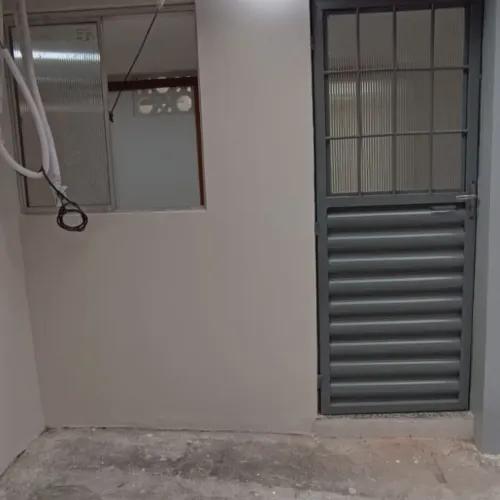 ALUGA-SE UM APARTAMENTO NO TÉRREO EM SÃO BRÁS