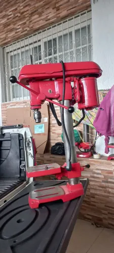 Furadeira de bancada Schulz 
