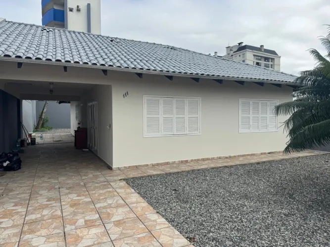 Casa 3 quartos rua sem saída ao lado P.A Norte